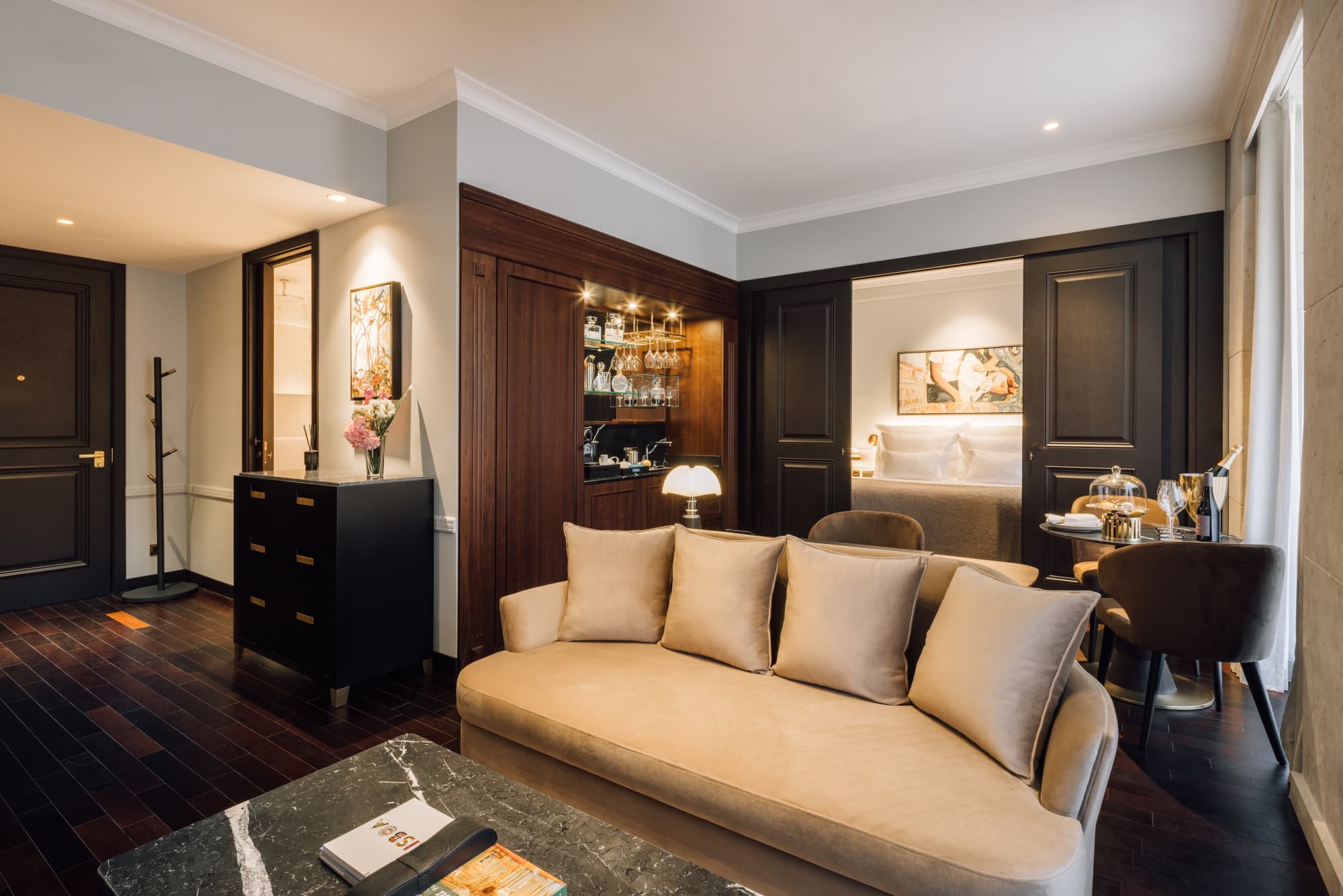 MYTHIC SANA Downtown Suites
