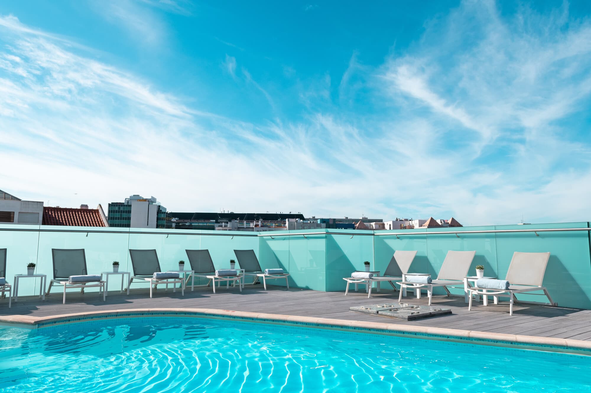 Piscina exterior SANA Reno