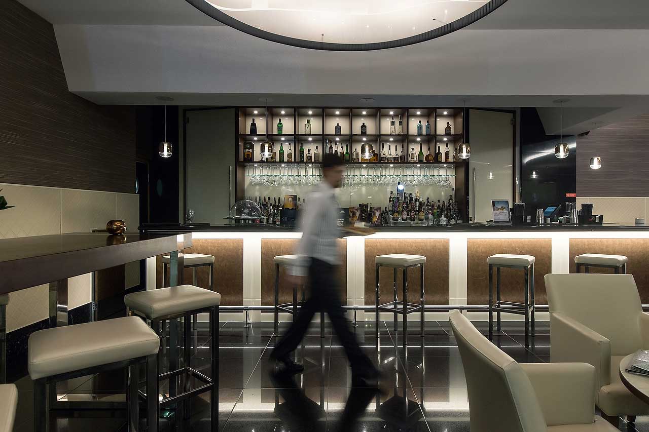 Sana Metropolitan Hotel Lisboa Wall Street Bar 1