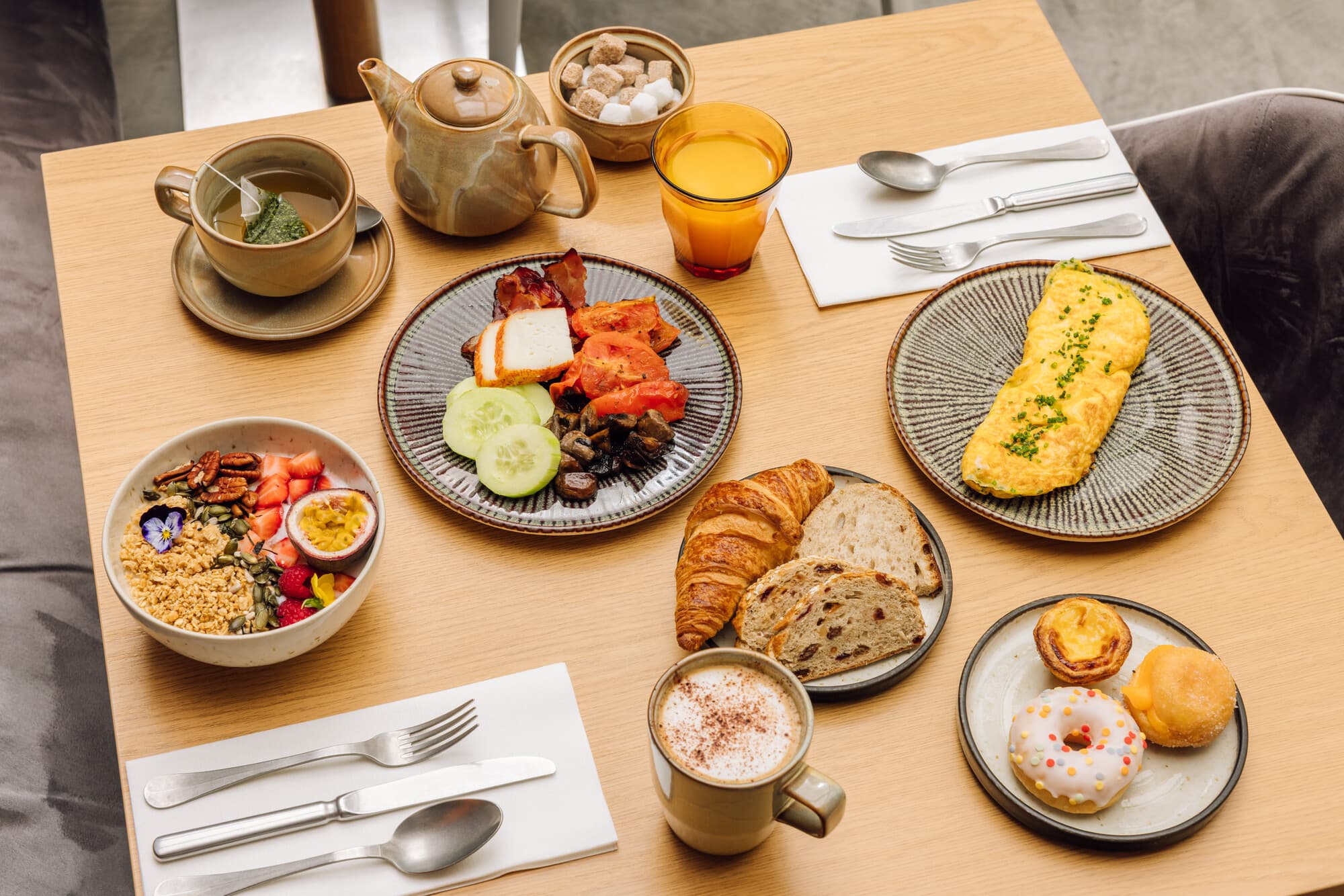 Evolution Lisboa Breakfast Table