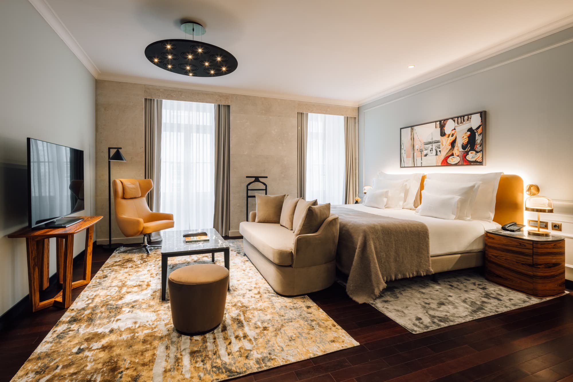 MYTHIC SANA Downtown Suites