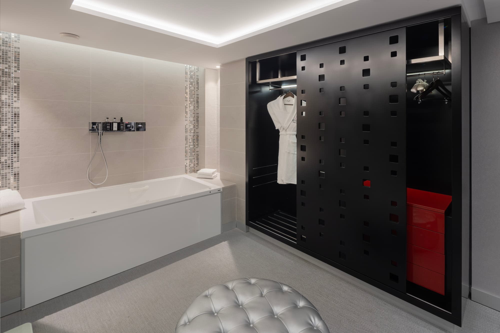 06 Suite MYRIAD By SANA
