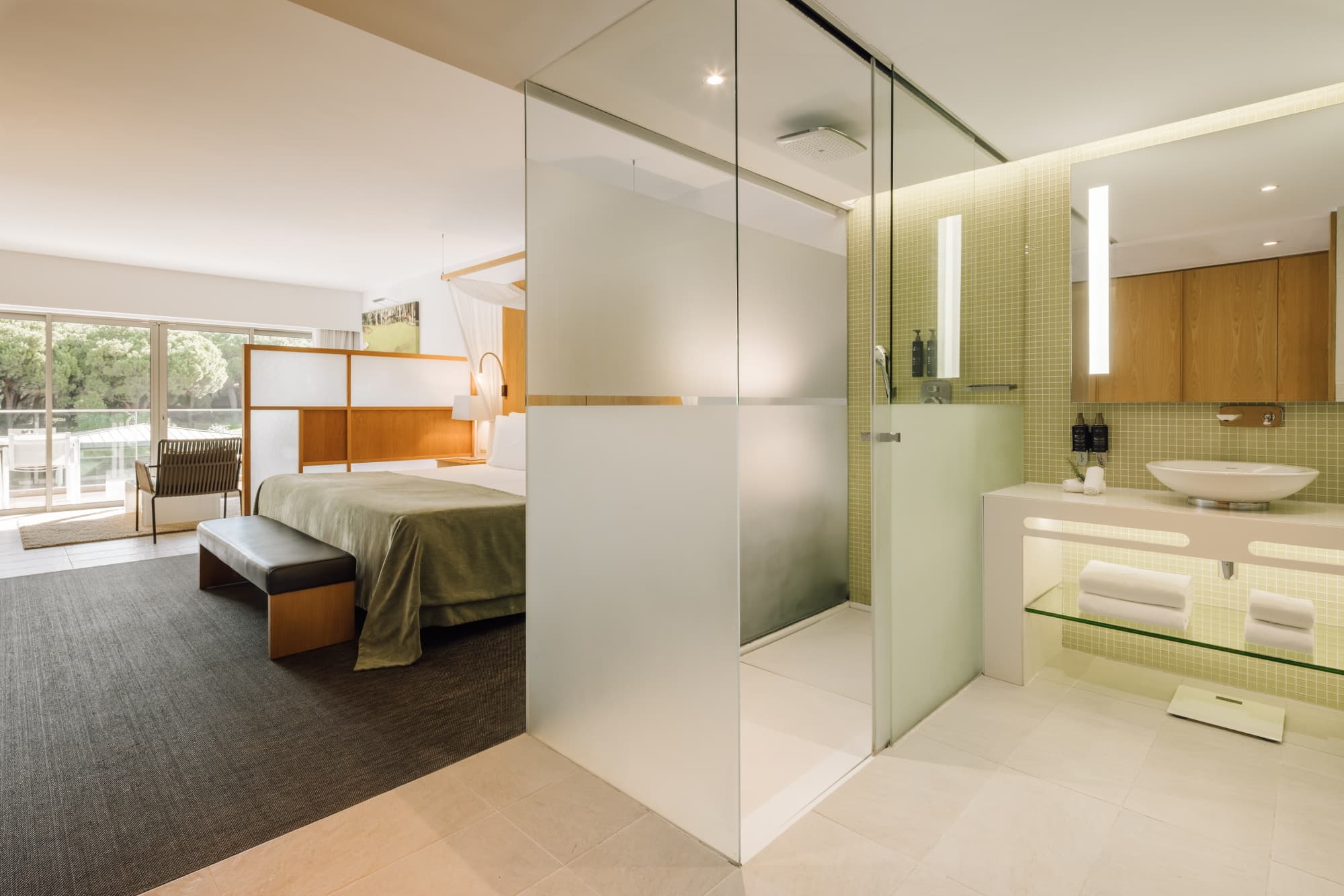 So Suite Bathroom